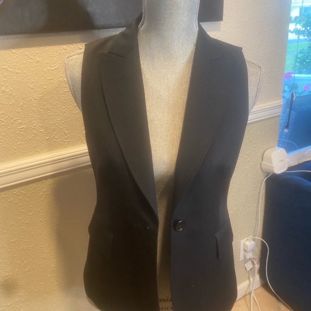 BROOK BROTHERS TAILORED SLEEVELESS BLACK VEST